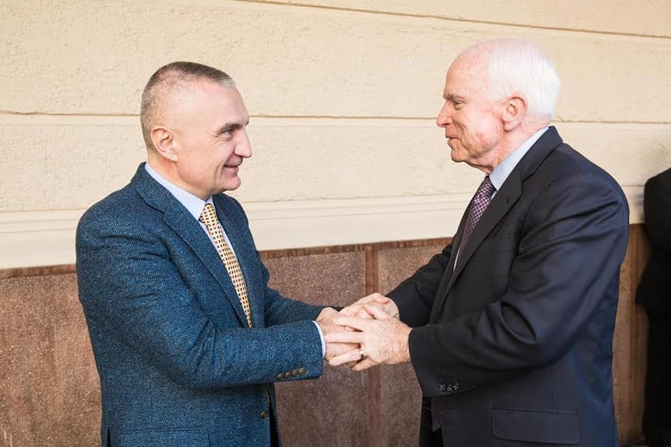 Meta per McCain Lajm i hidhur, iku mbeshtetesi i shqiptareve