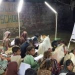 shkolle në Pakistan perdor energjine diellore naten